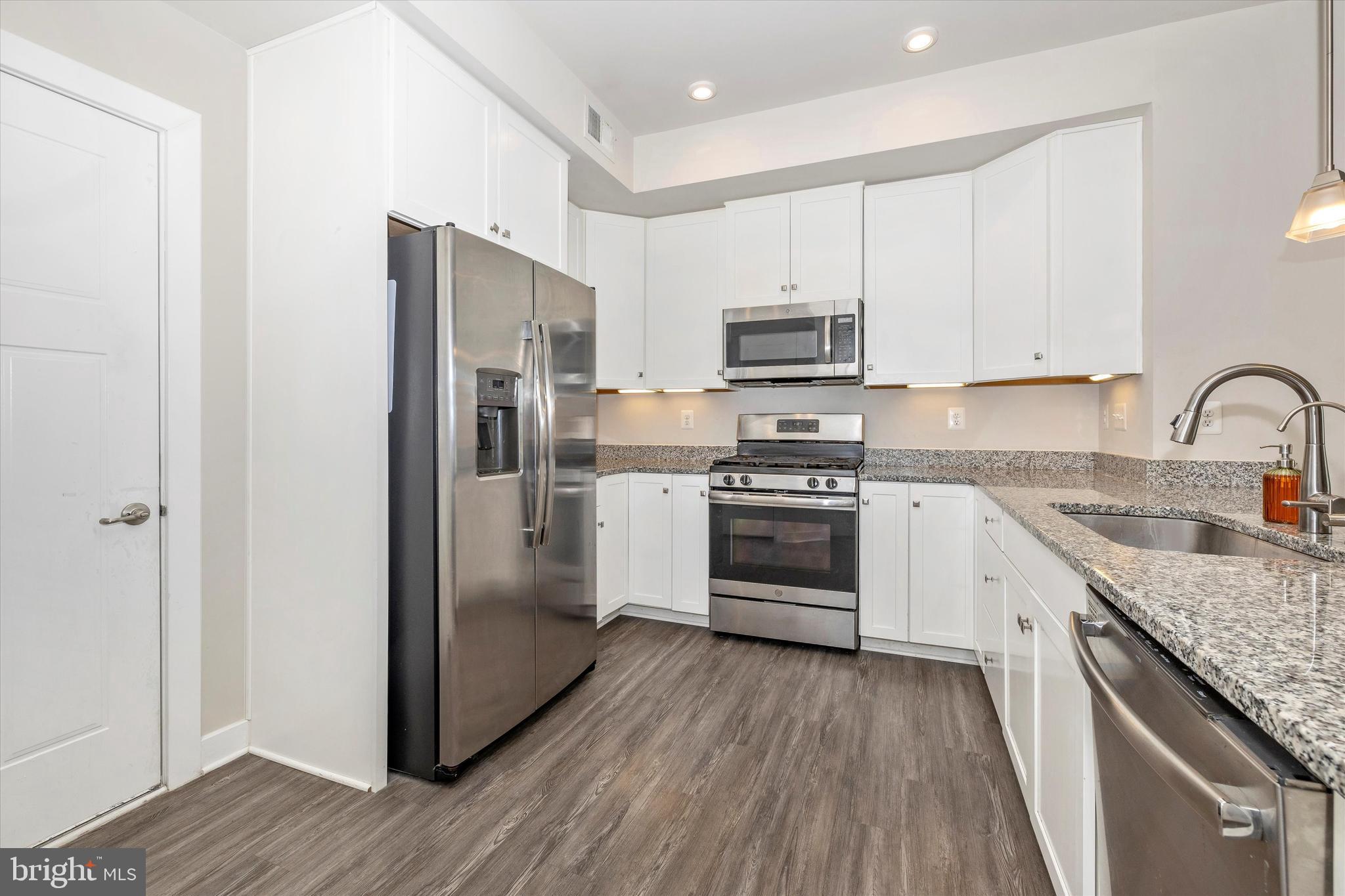 JEFFERSON PLACE - Residential