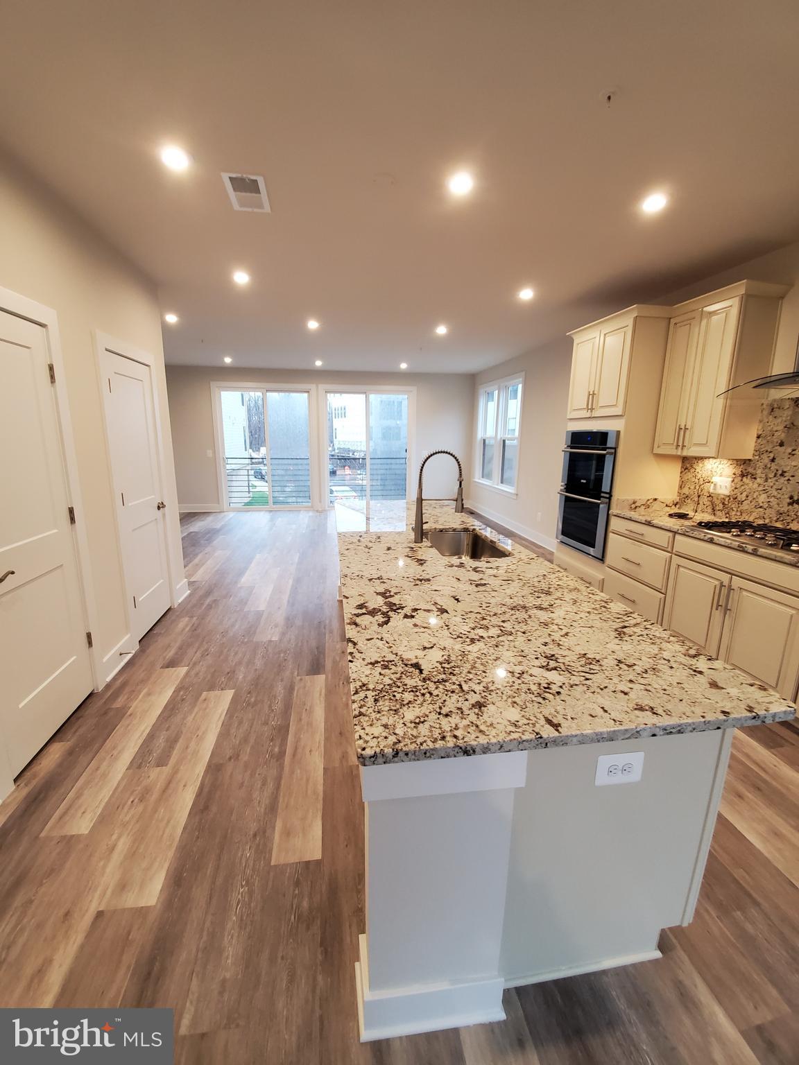 TALL OAKS - Residential Lease