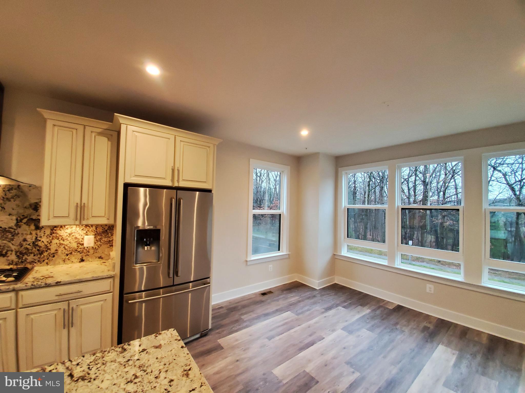 TALL OAKS - Residential Lease