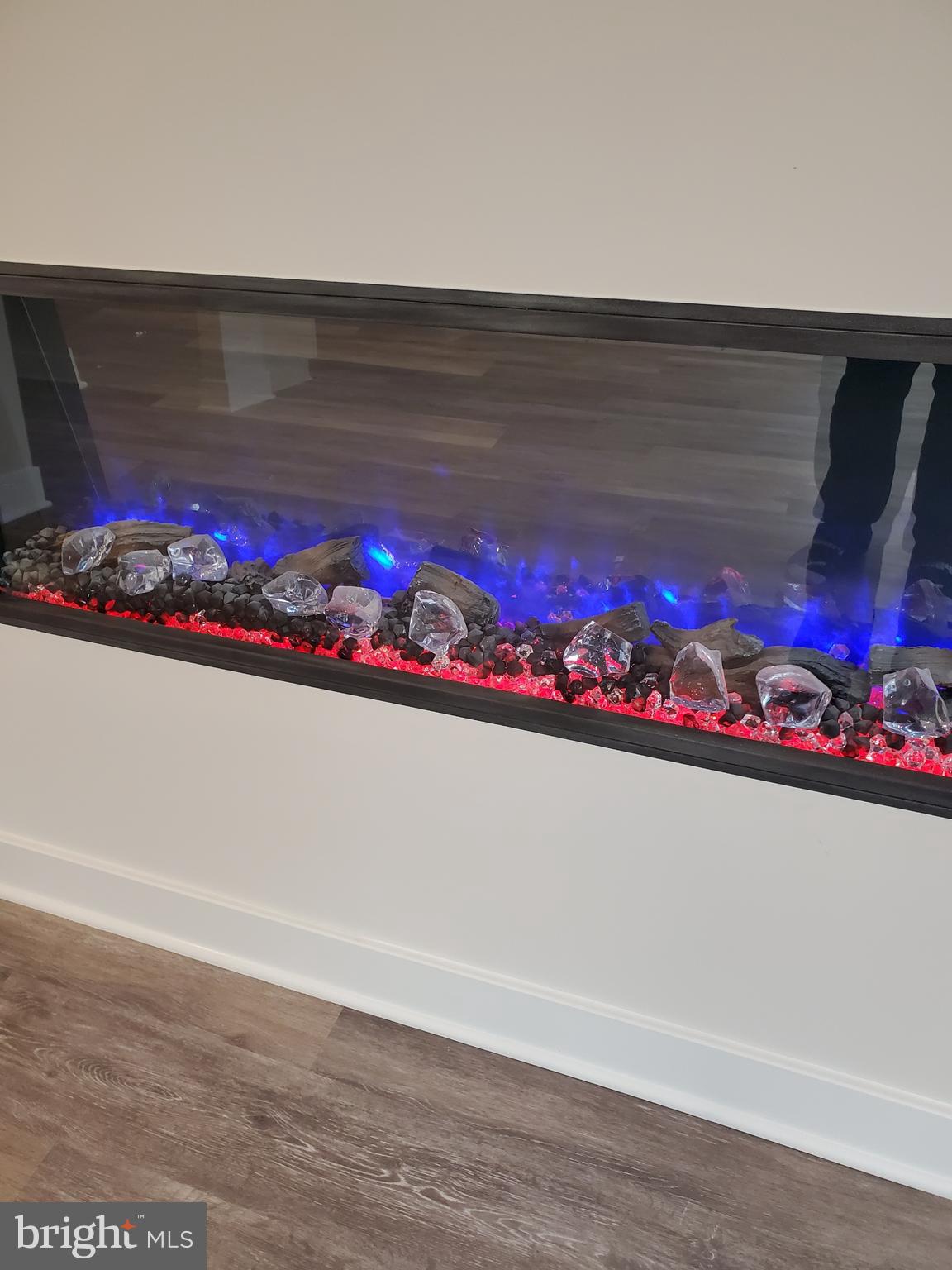 TALL OAKS - Residential Lease