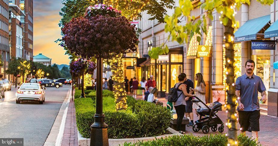 TALL OAKS - Residential Lease