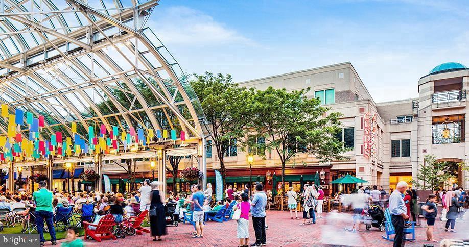 TALL OAKS - Residential Lease