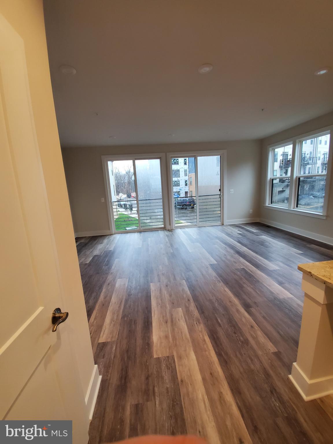 TALL OAKS - Residential Lease