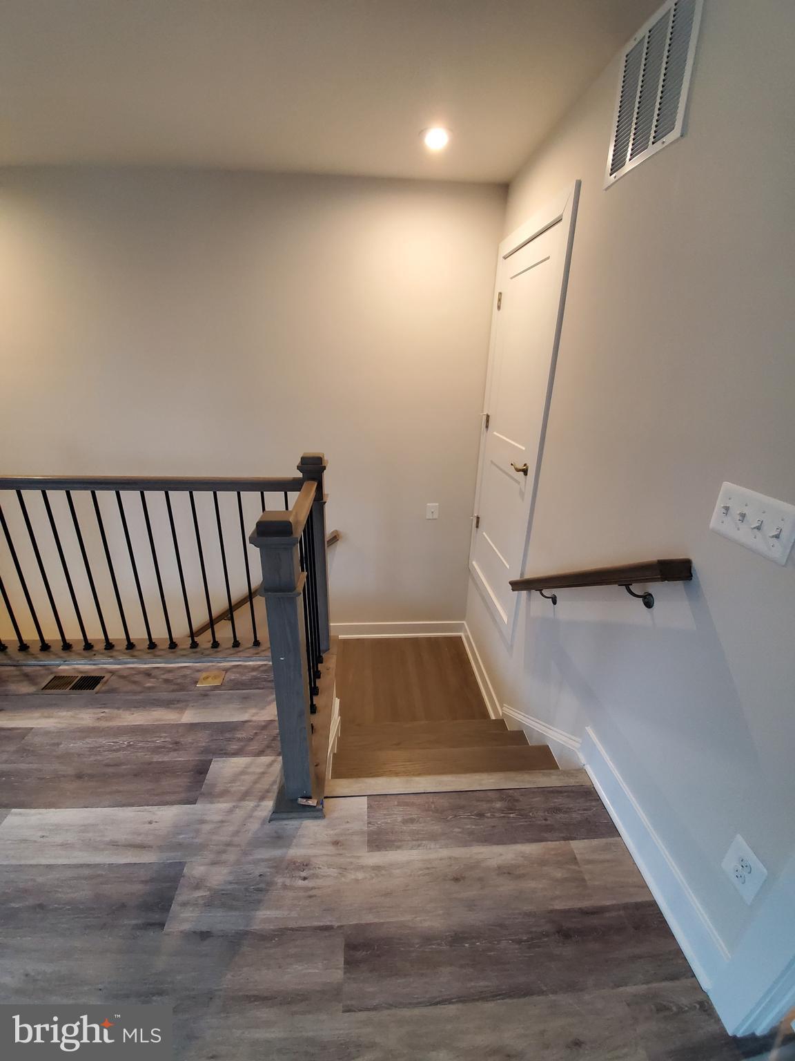 TALL OAKS - Residential Lease