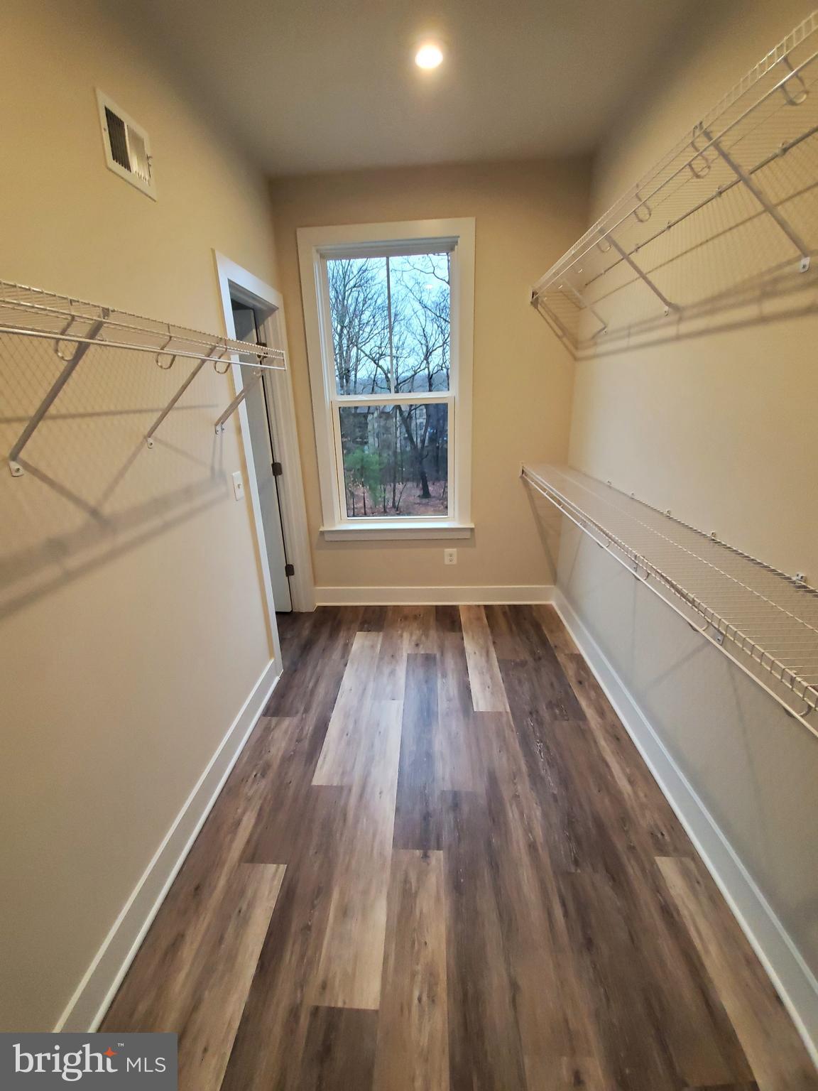 TALL OAKS - Residential Lease