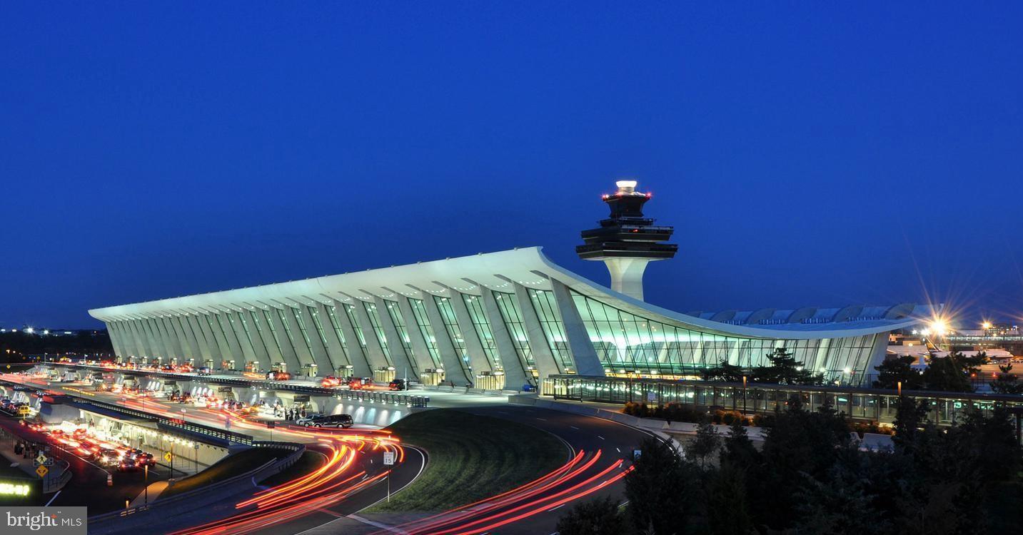 TALL OAKS - Residential Lease