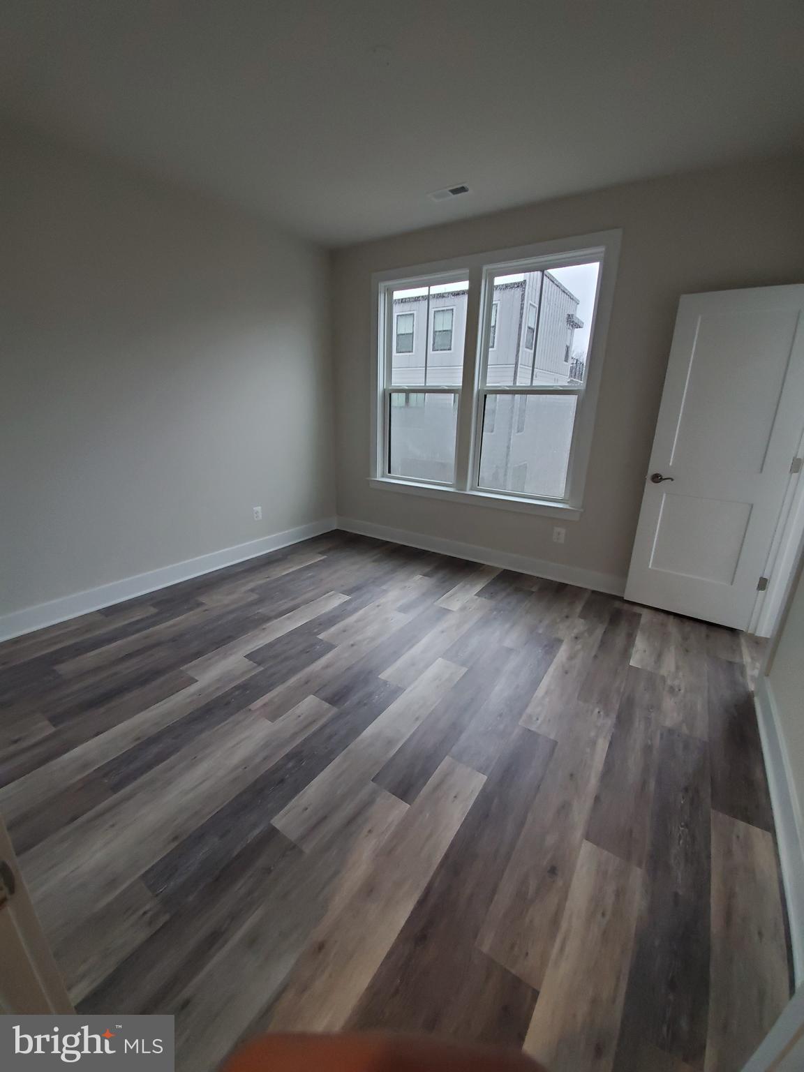 TALL OAKS - Residential Lease