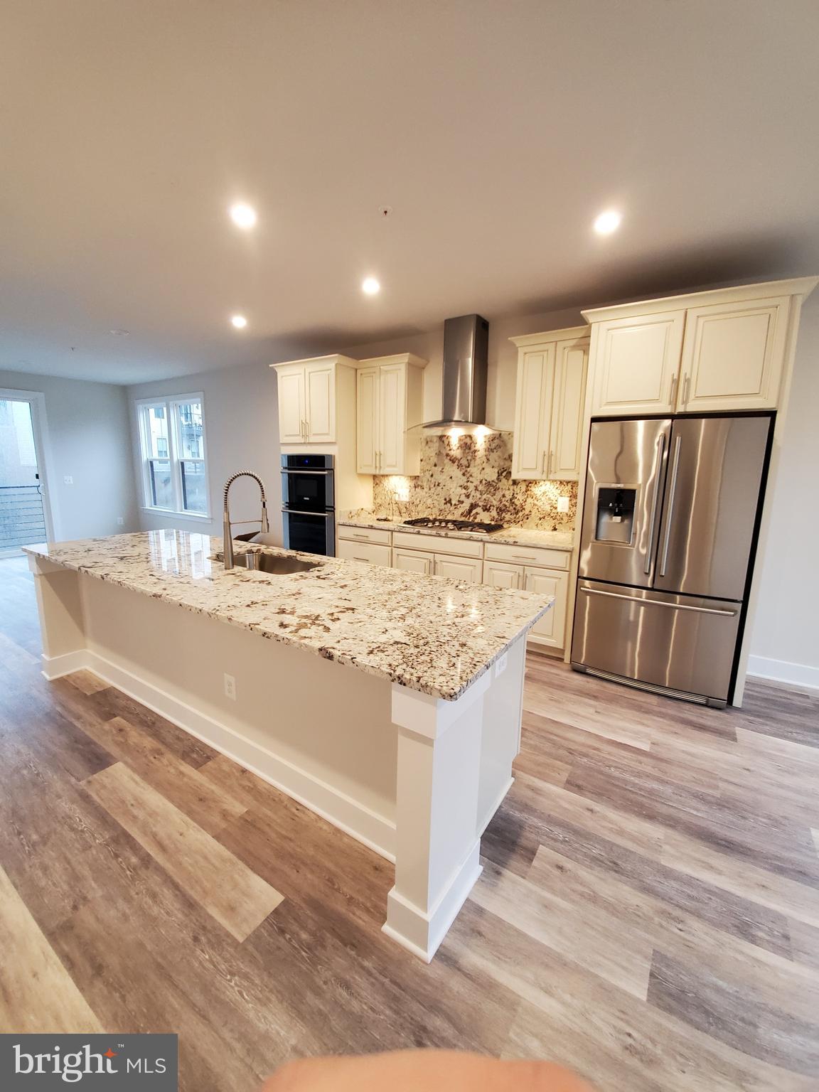 TALL OAKS - Residential Lease