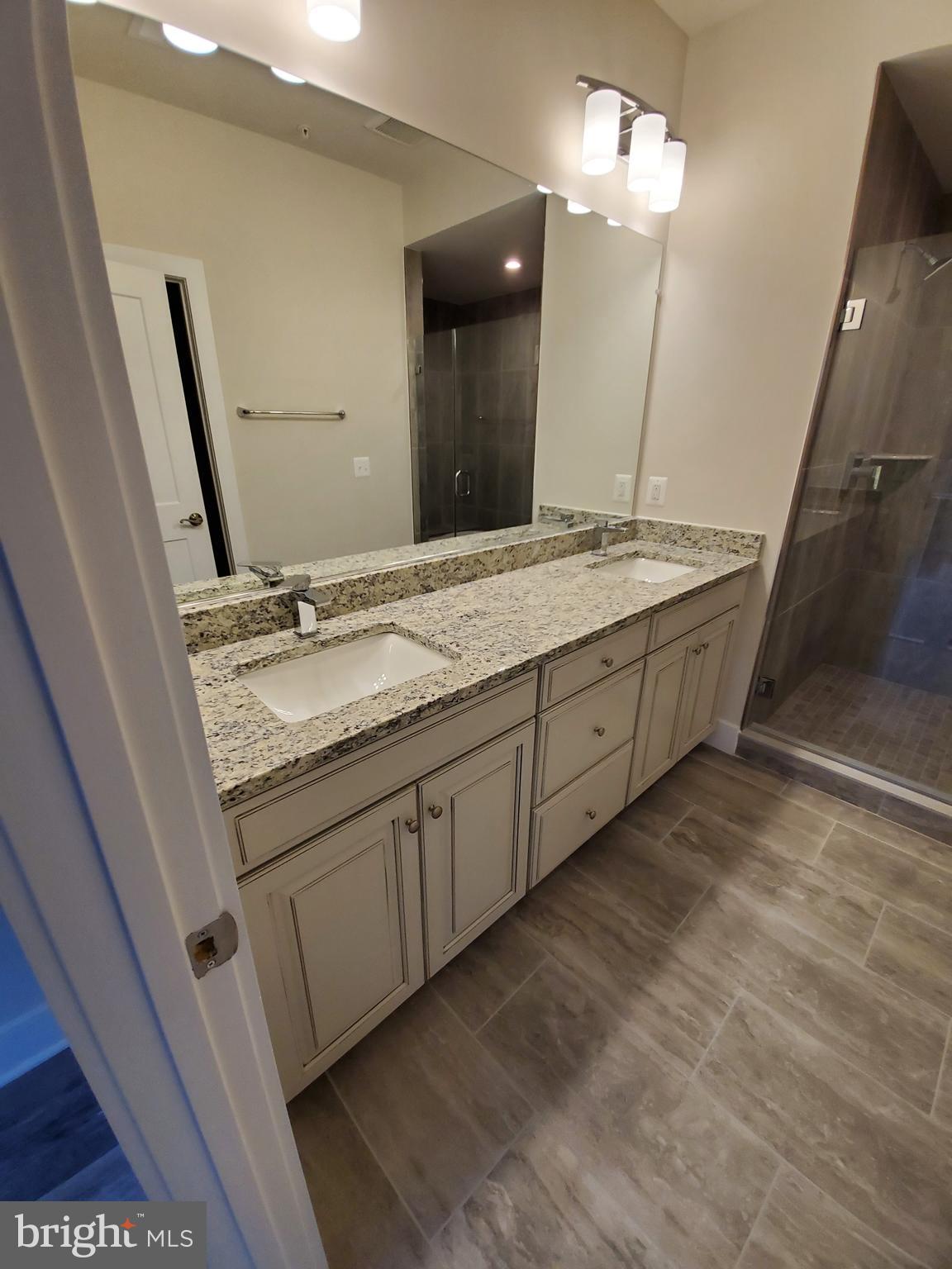 TALL OAKS - Residential Lease