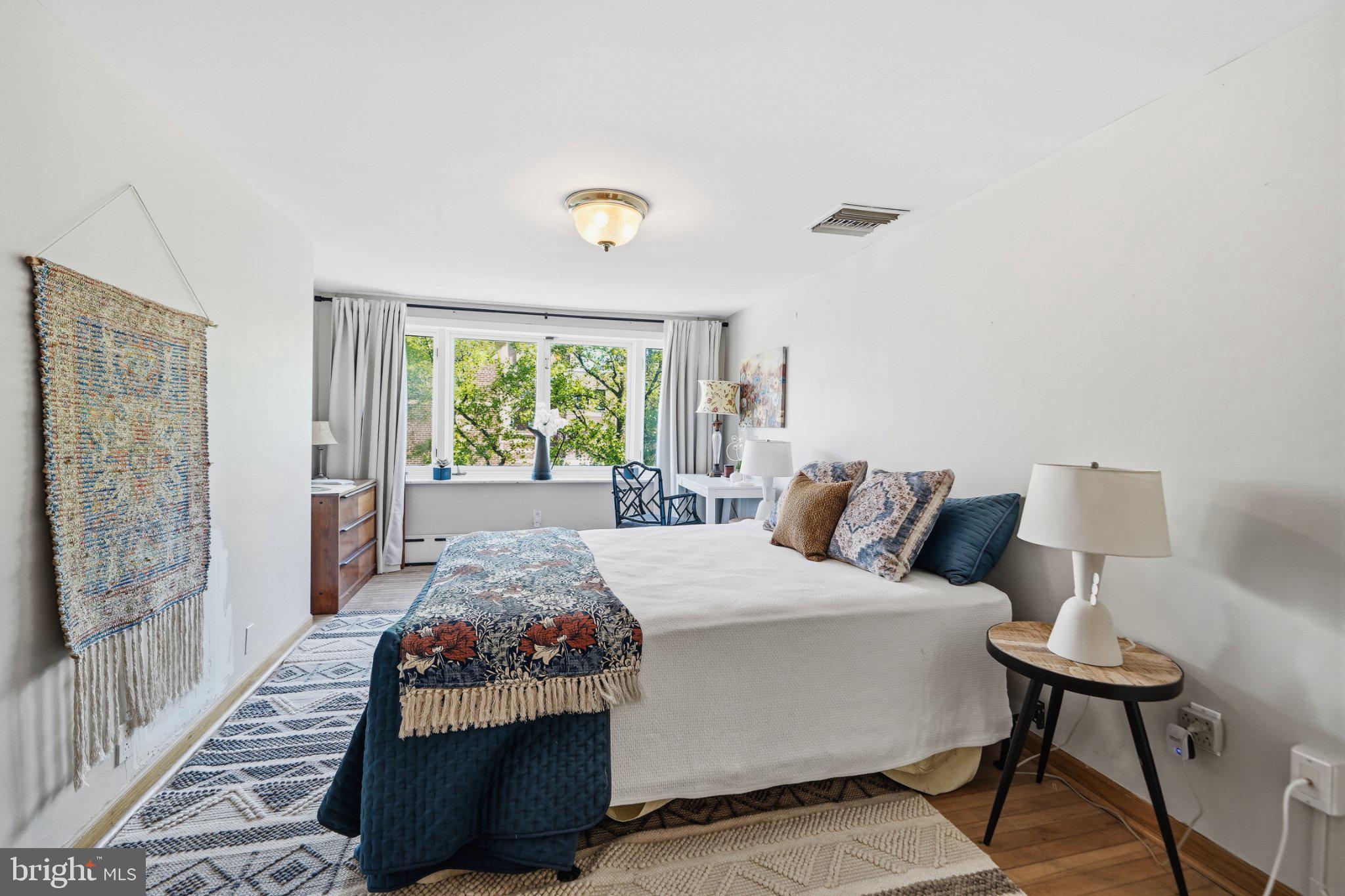 SOCIETY HILL - Residential