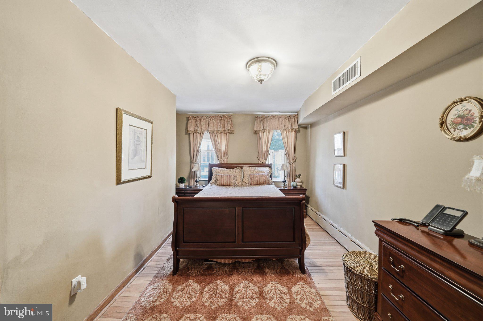 SOCIETY HILL - Residential