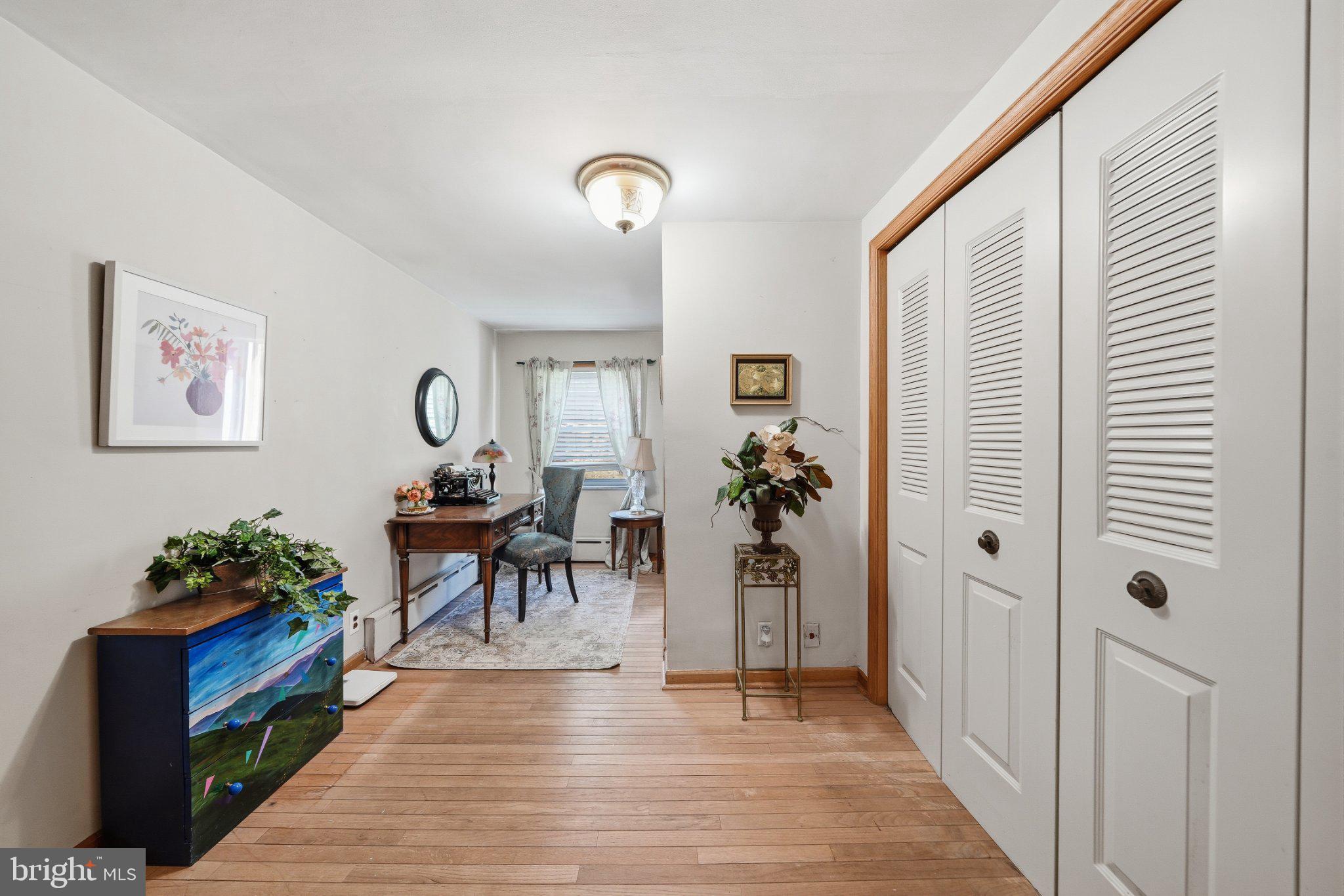 SOCIETY HILL - Residential