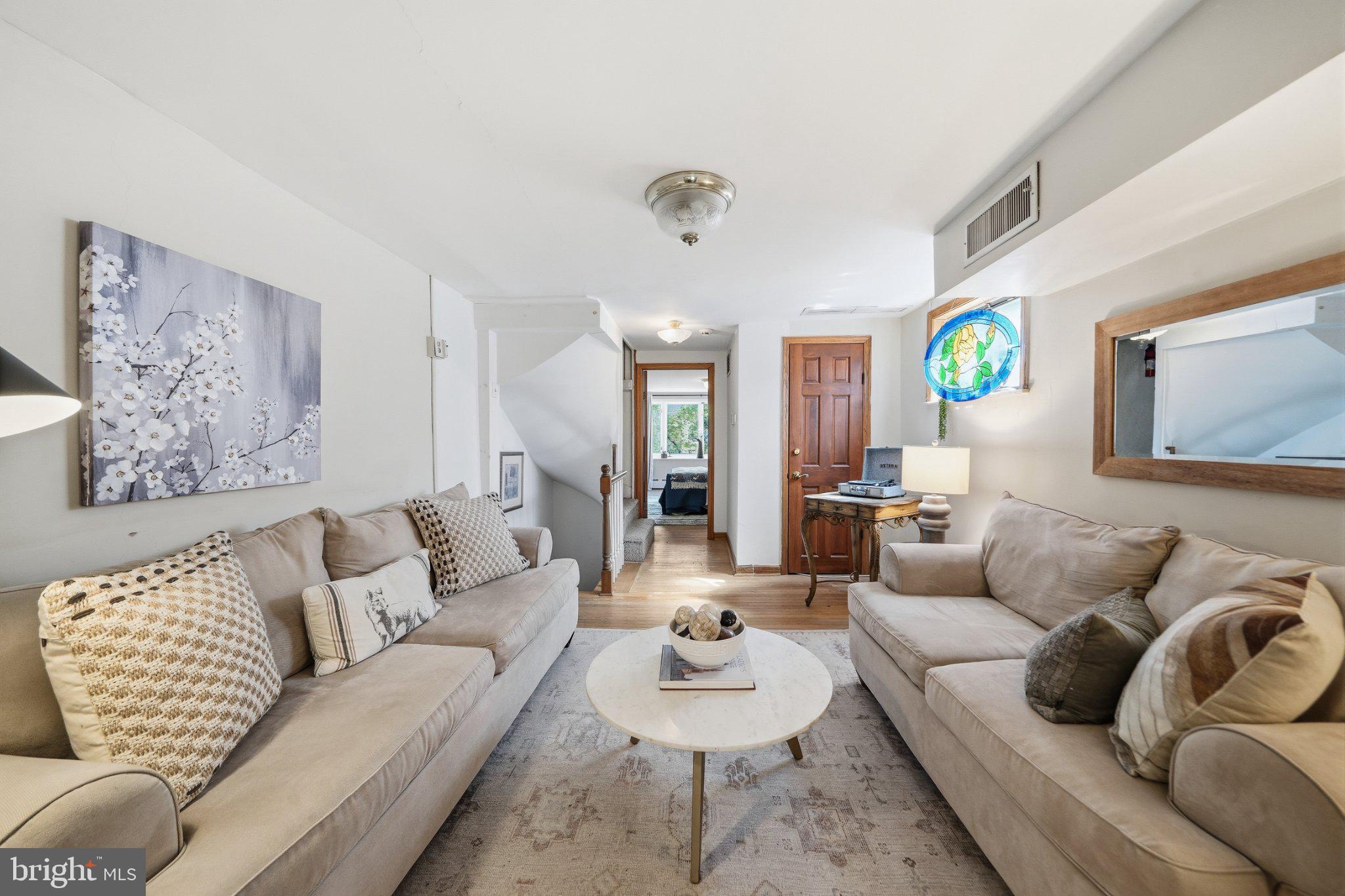 SOCIETY HILL - Residential