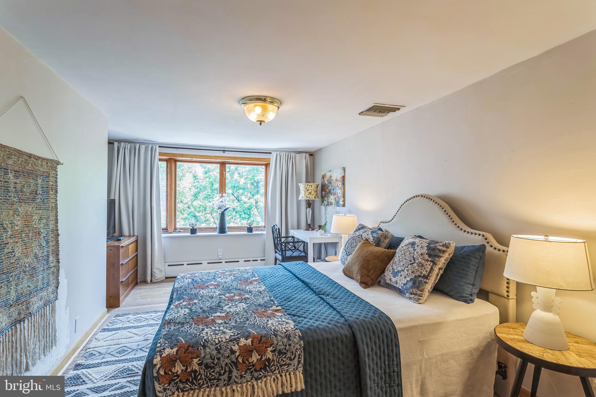 SOCIETY HILL - Residential