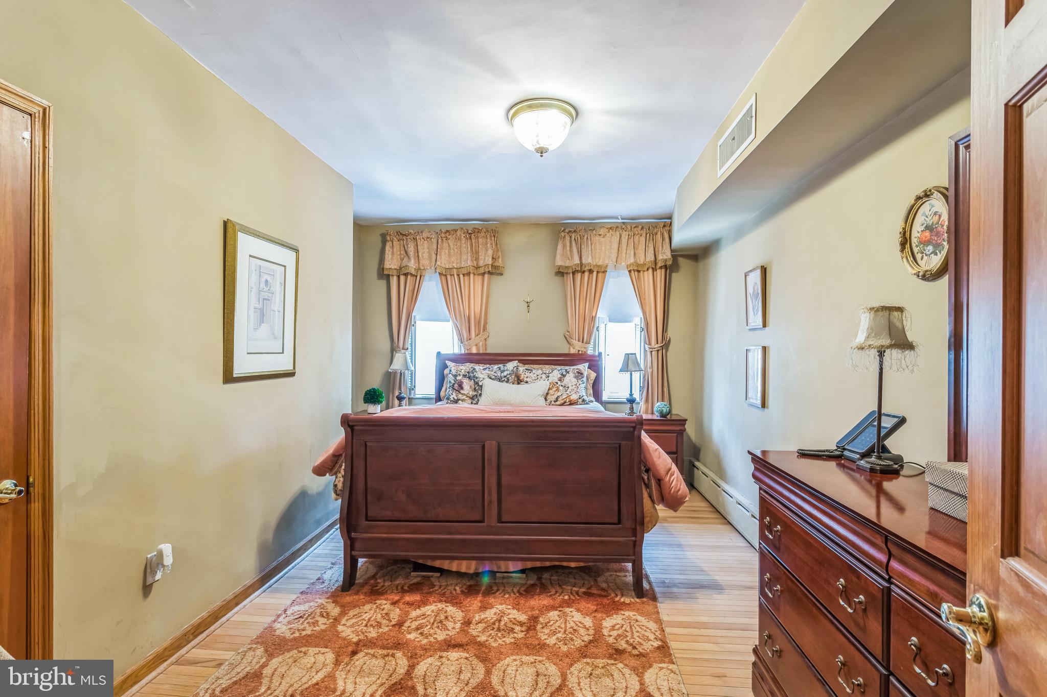 SOCIETY HILL - Residential