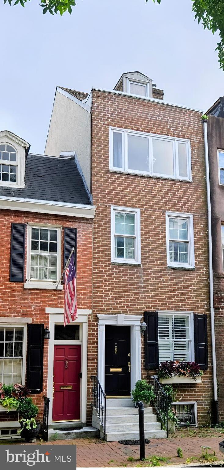 SOCIETY HILL - Residential