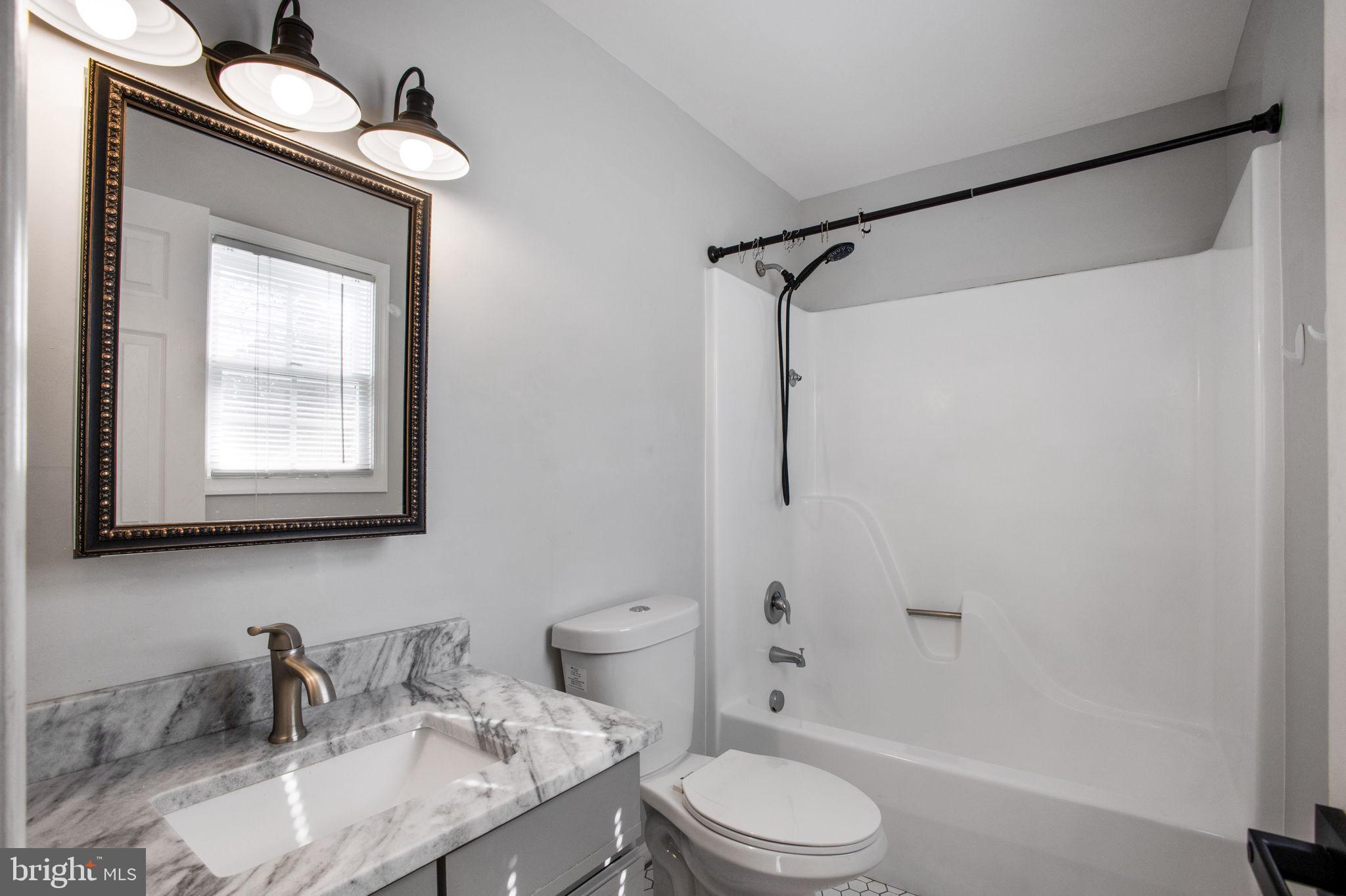 AVALON SHORES - Residential Lease