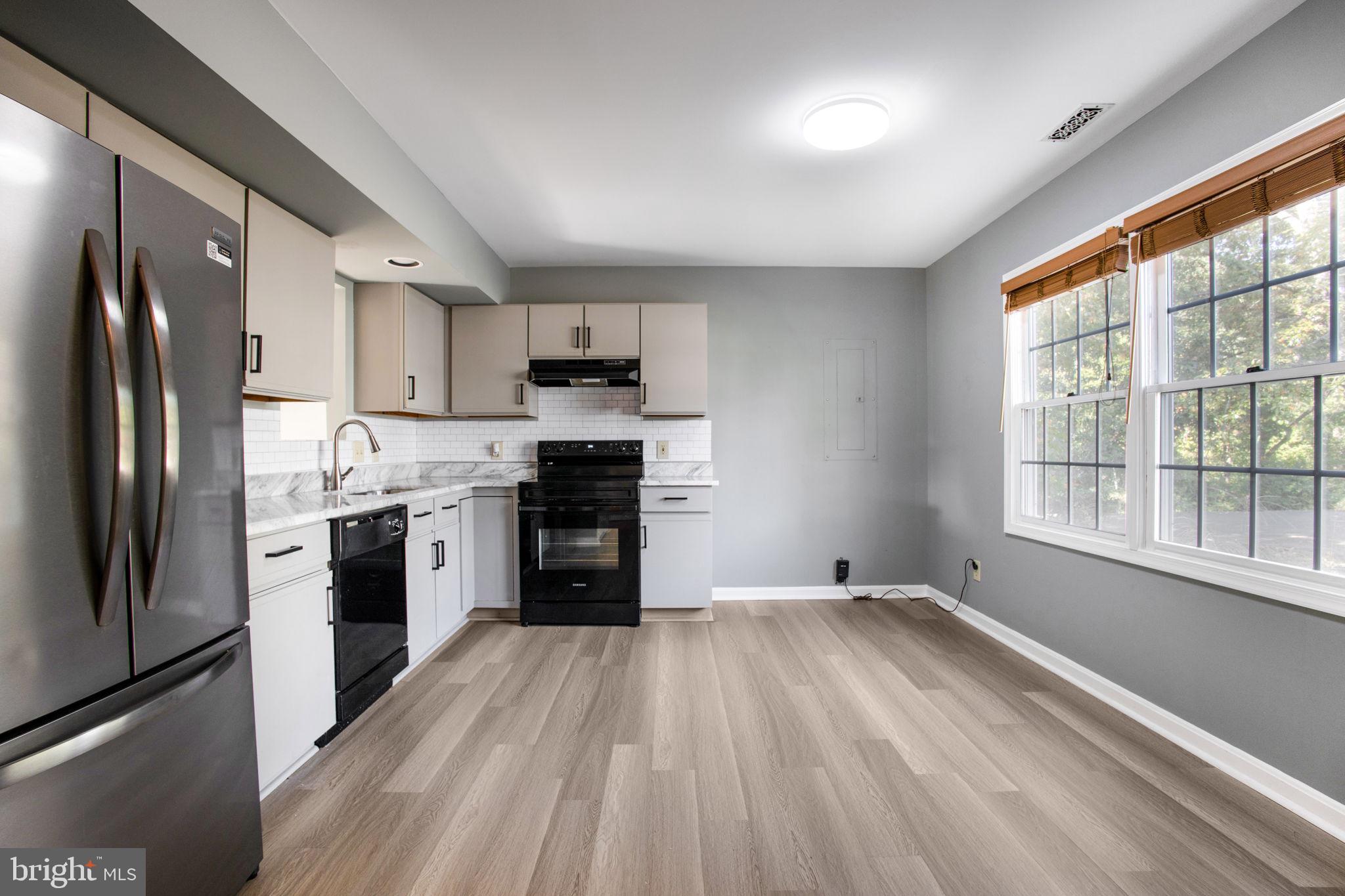 AVALON SHORES - Residential Lease