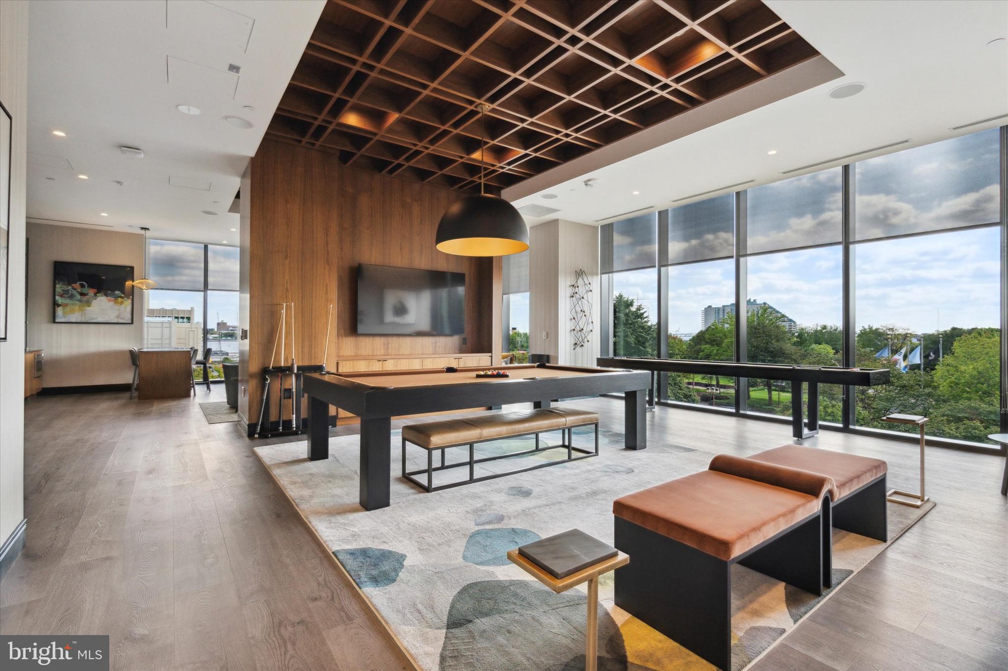 SOCIETY HILL - Residential Lease