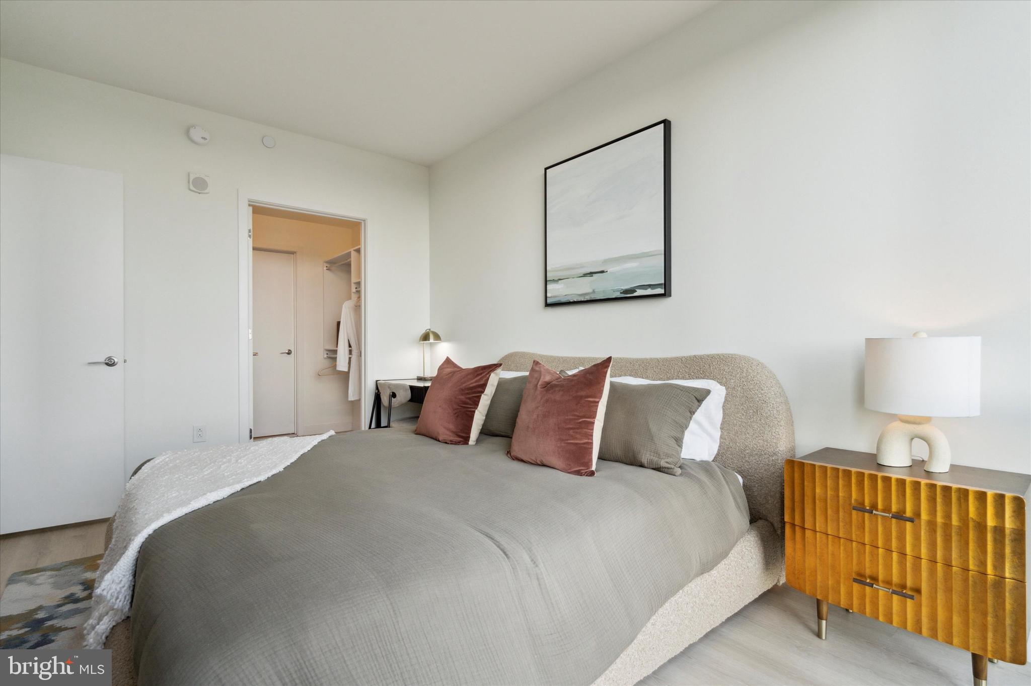 SOCIETY HILL - Residential Lease