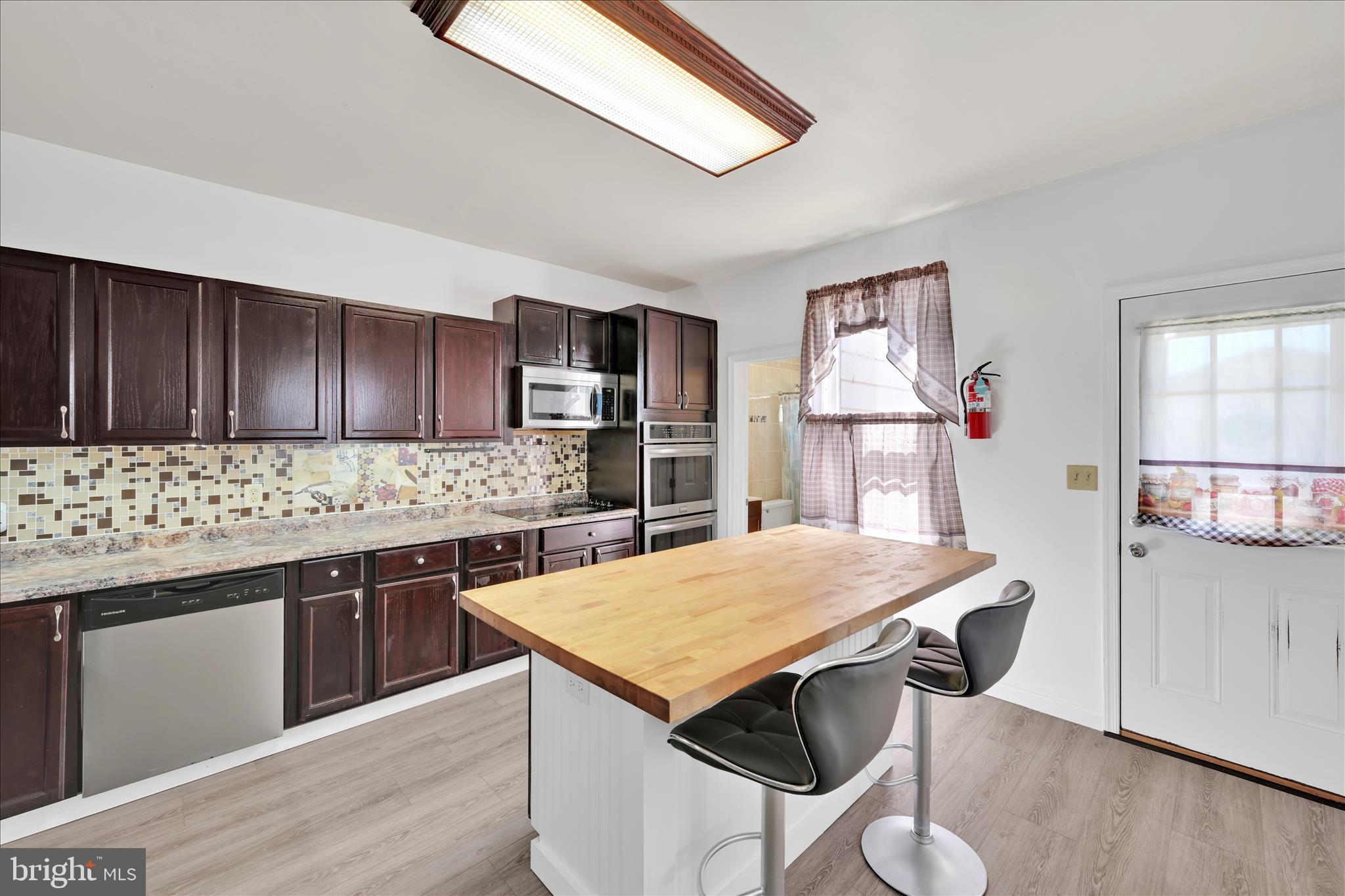 PINE GROVE - Residential