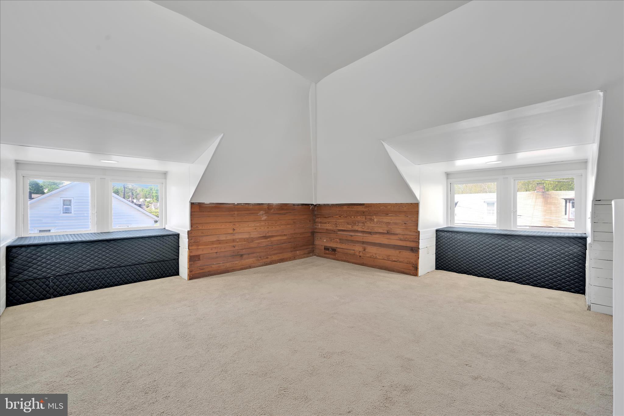 PINE GROVE - Residential