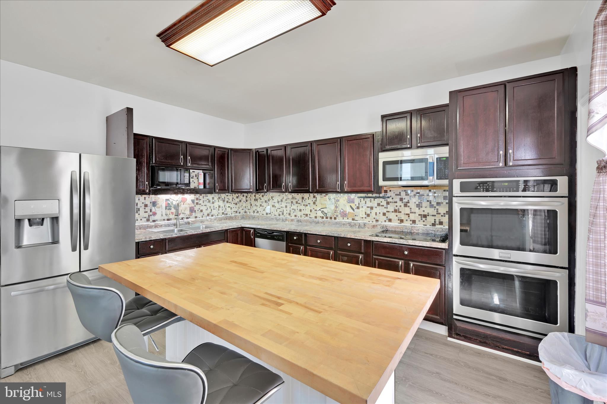 PINE GROVE - Residential