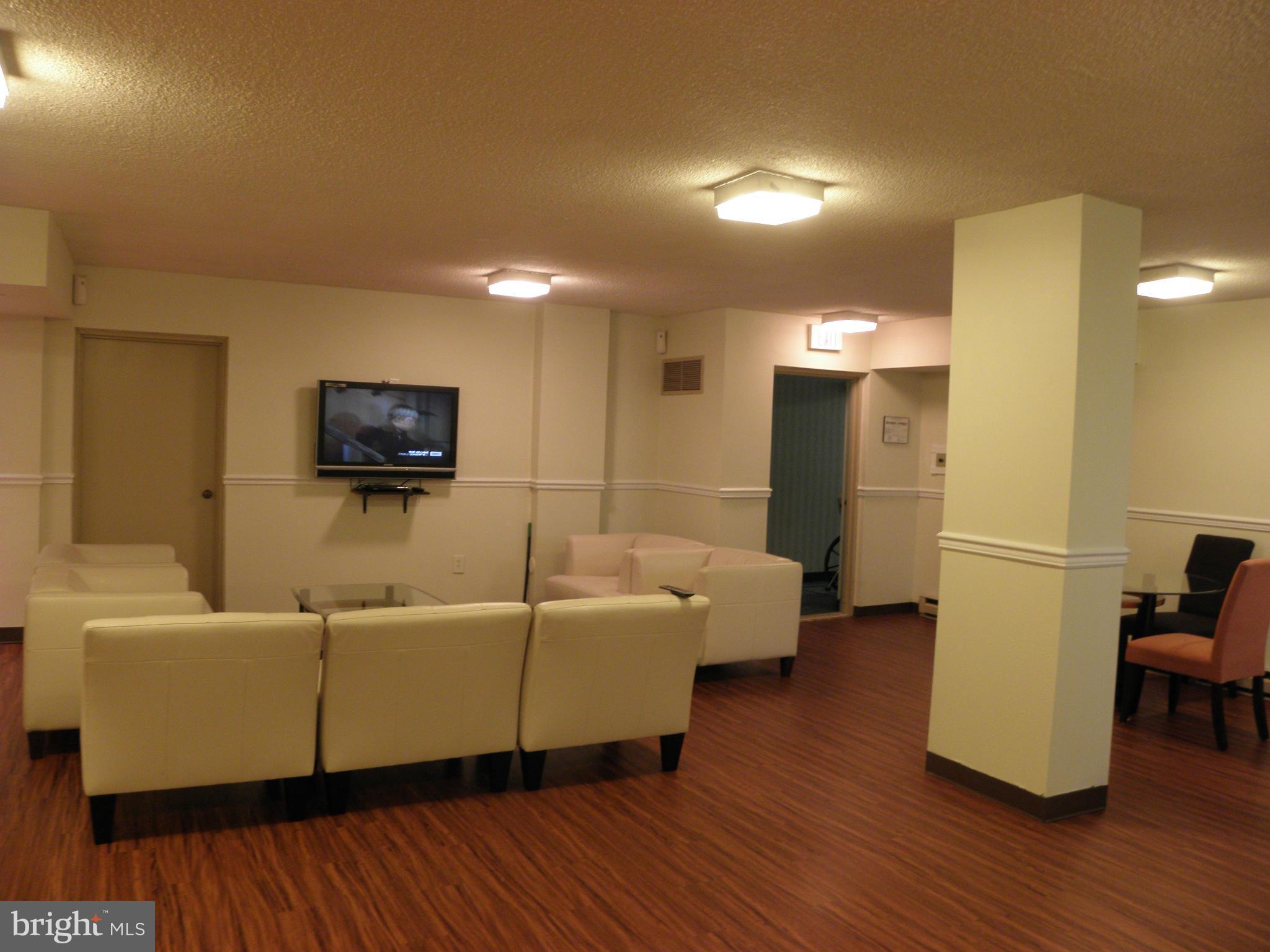 HUNTING CREEK CLUB CONDOMINIUMS - Residential Lease