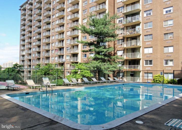 HUNTING CREEK CLUB CONDOMINIUMS - Residential Lease