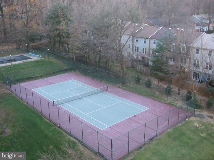 HUNTING CREEK CLUB CONDOMINIUMS - Residential Lease