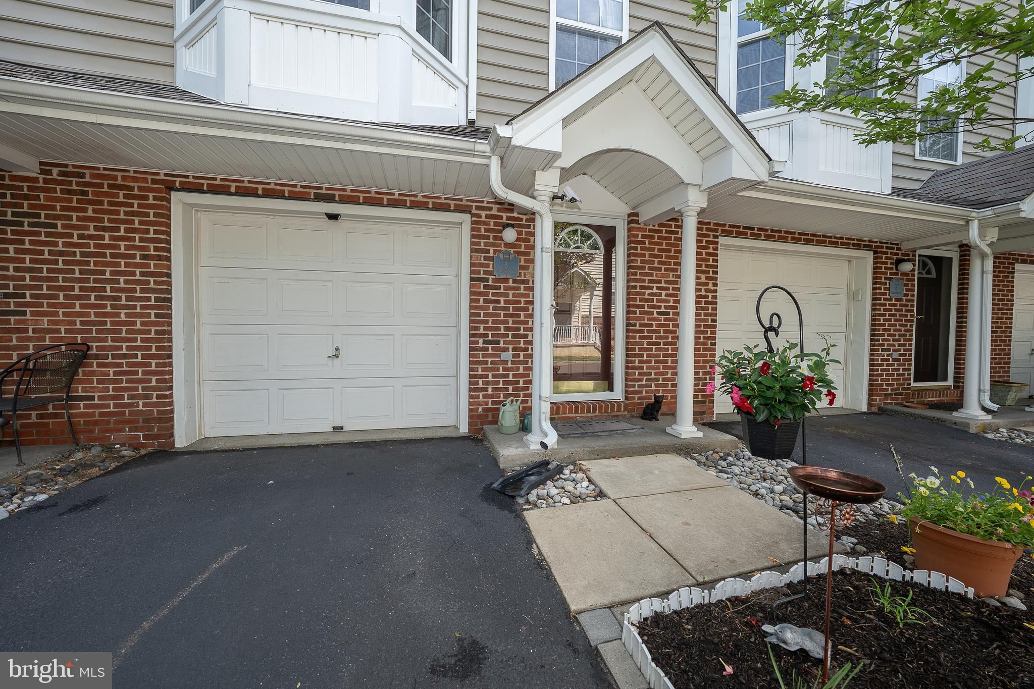 3 CAMERON COURT