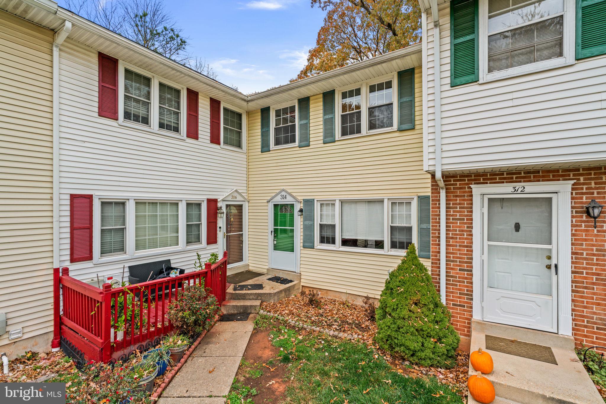 OAKWOOD VILLAGE - Residential