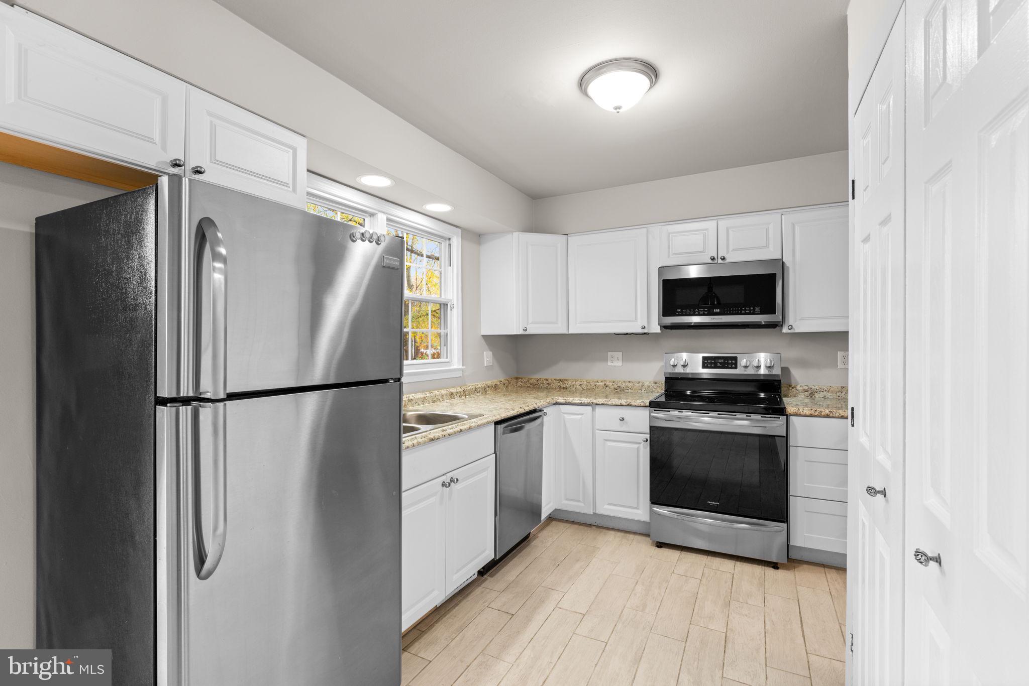 OAKWOOD VILLAGE - Residential