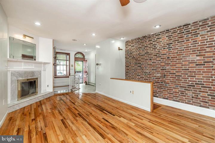 618 S FRONT STREET