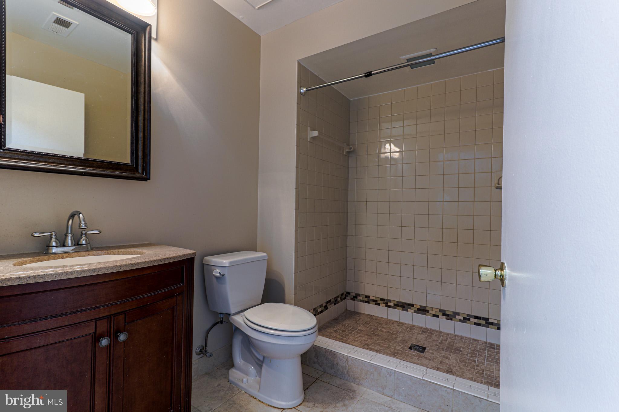 CHERRY VIEW PARK - Residential Lease