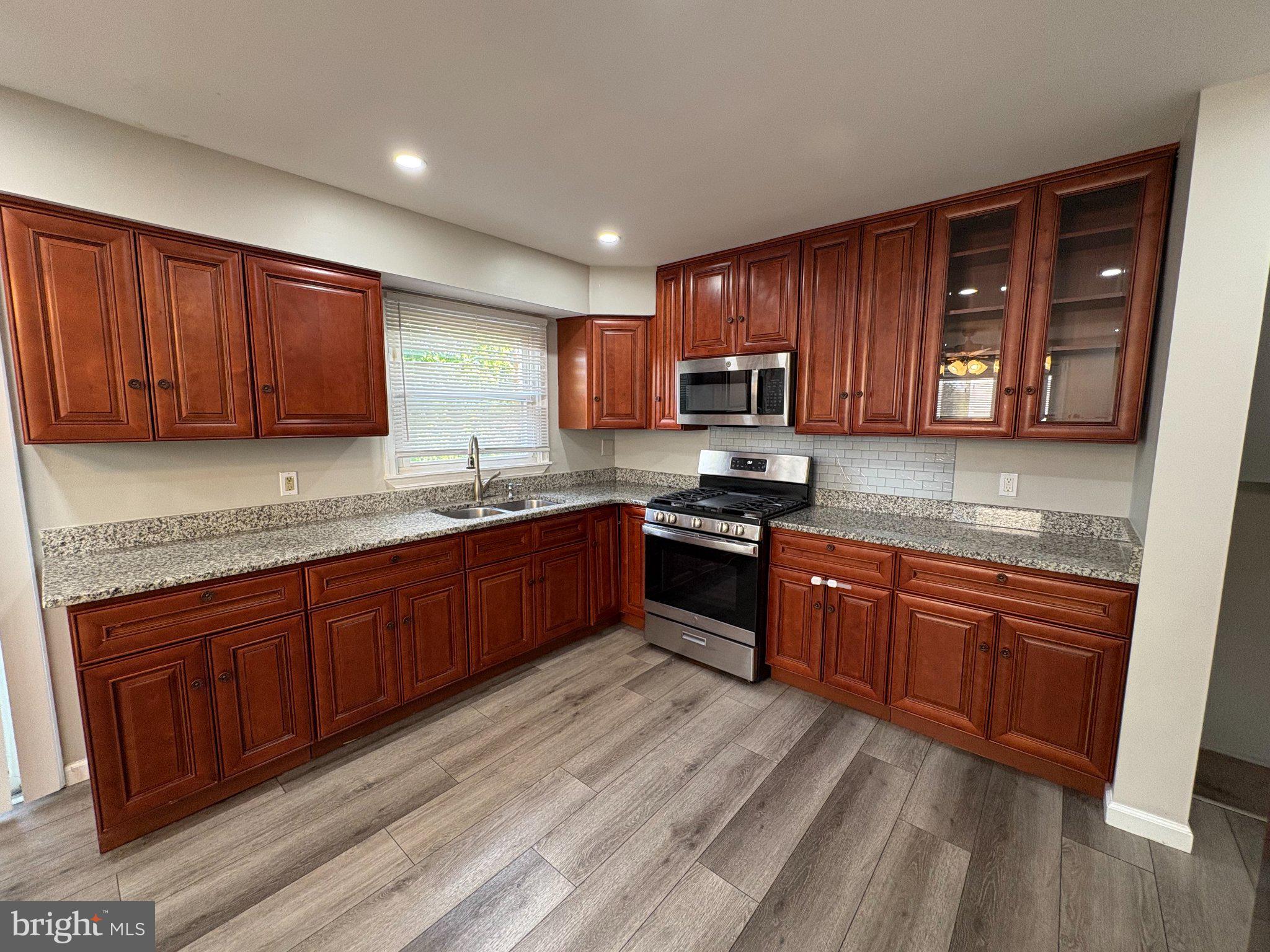 530 INMAN TERRACE