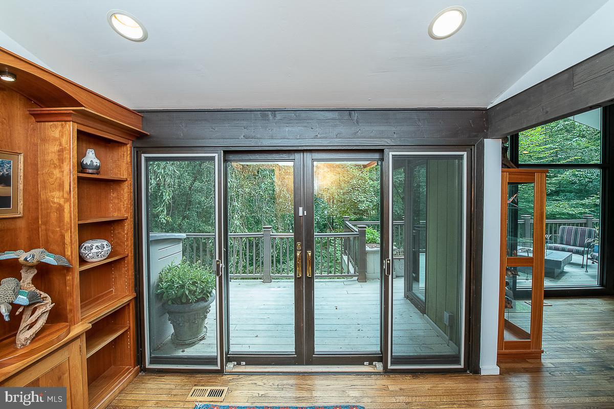 YELLOW SPRINGS EST - Residential