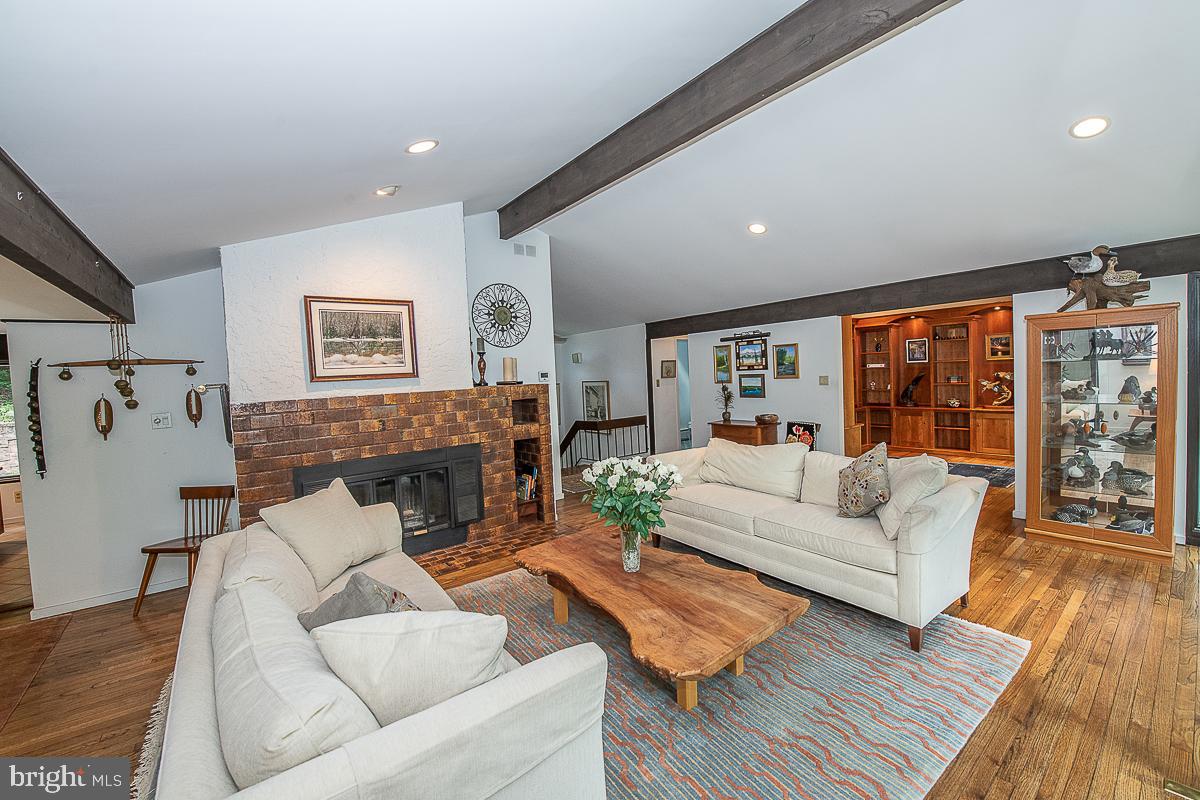 YELLOW SPRINGS EST - Residential