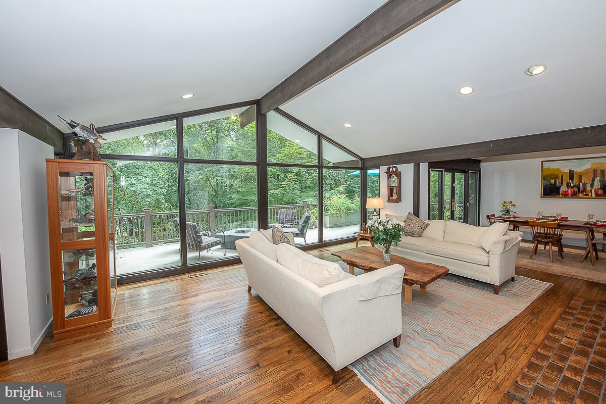 YELLOW SPRINGS EST - Residential