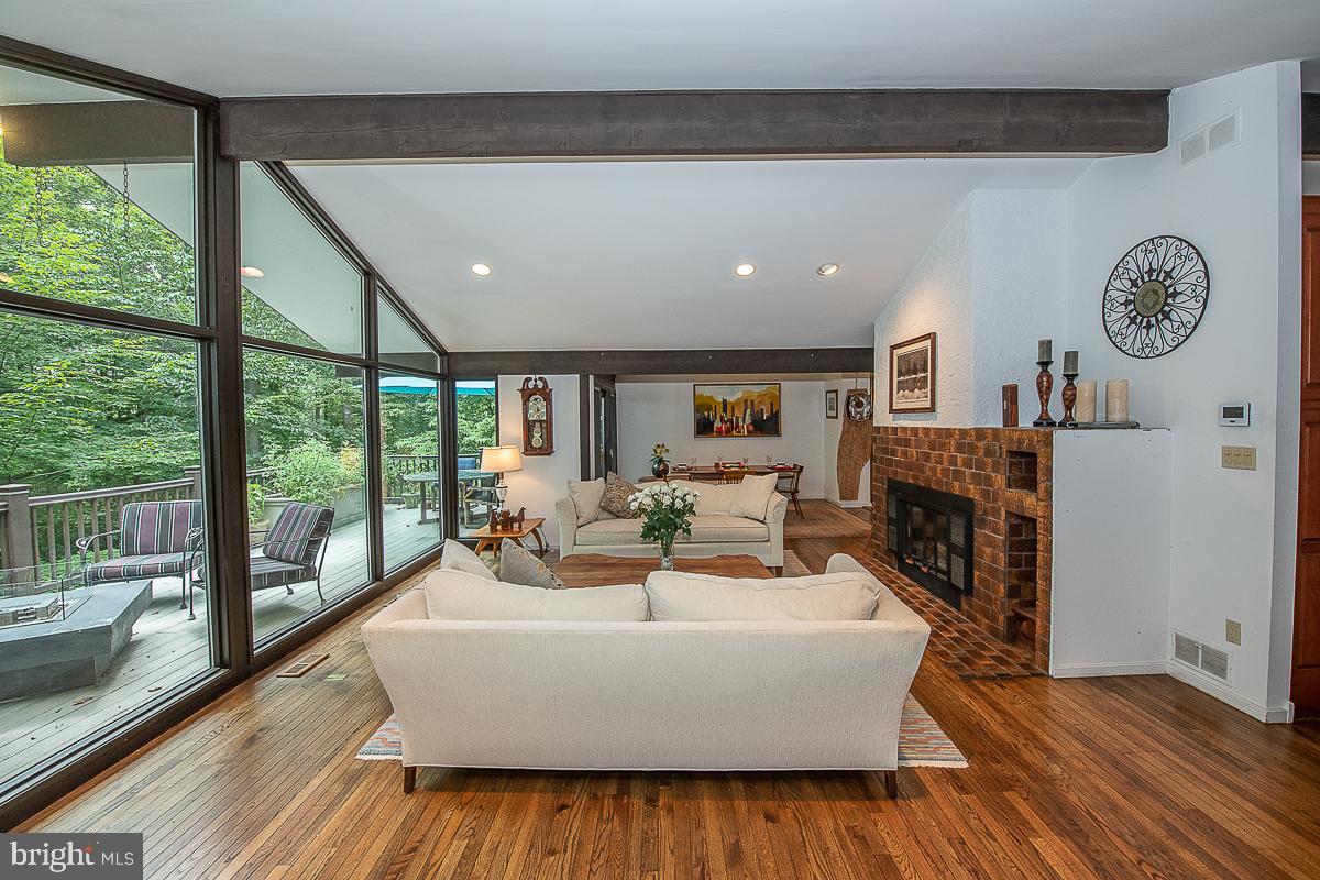 YELLOW SPRINGS EST - Residential