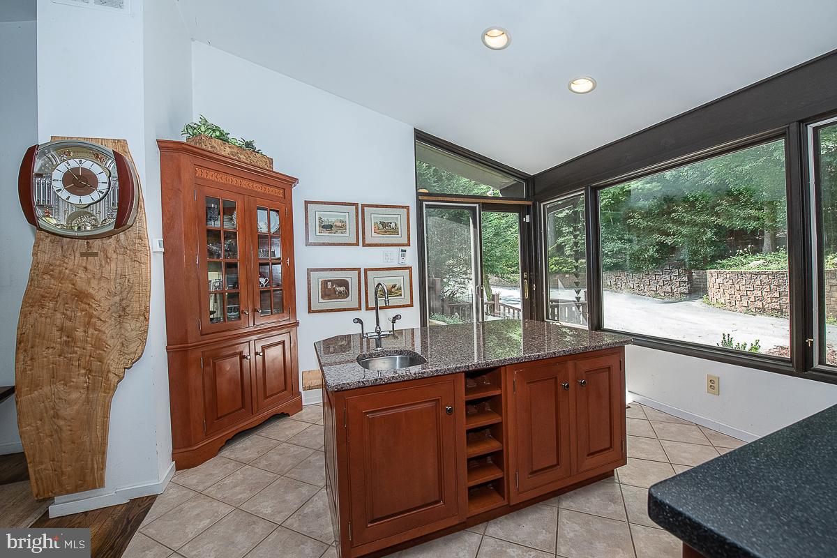 YELLOW SPRINGS EST - Residential