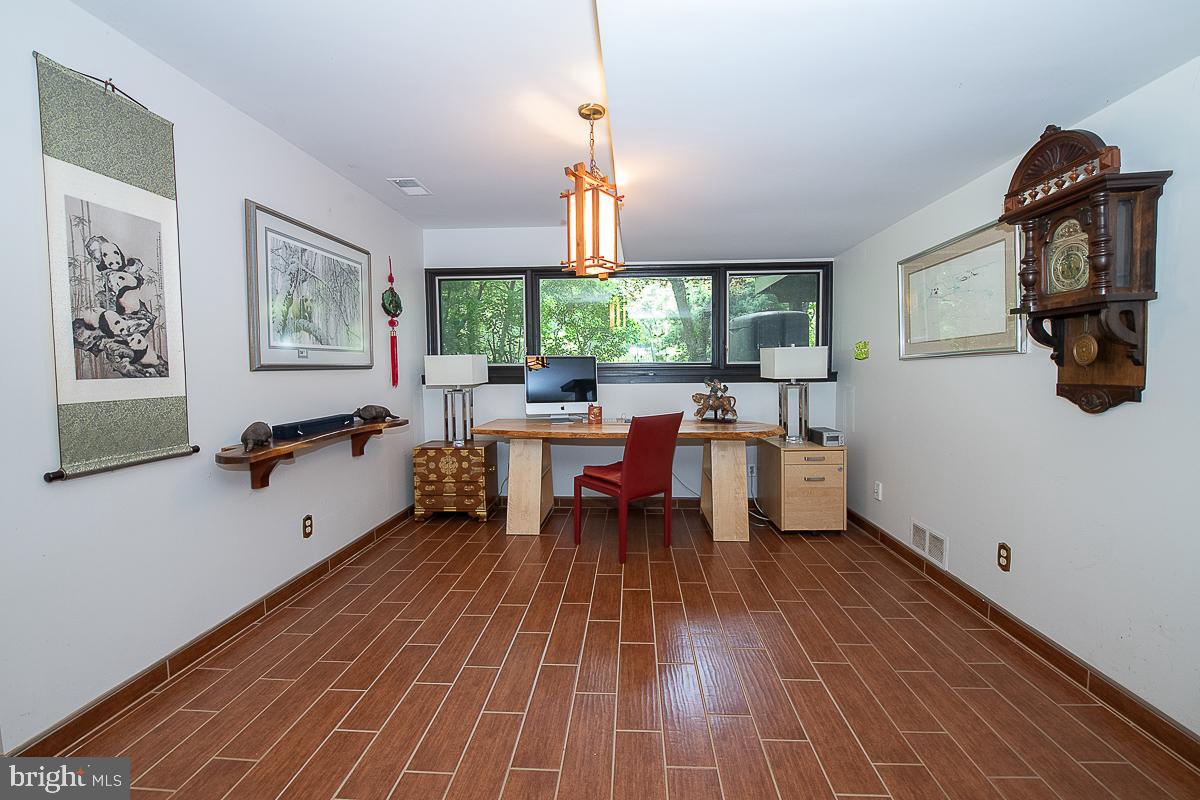 YELLOW SPRINGS EST - Residential