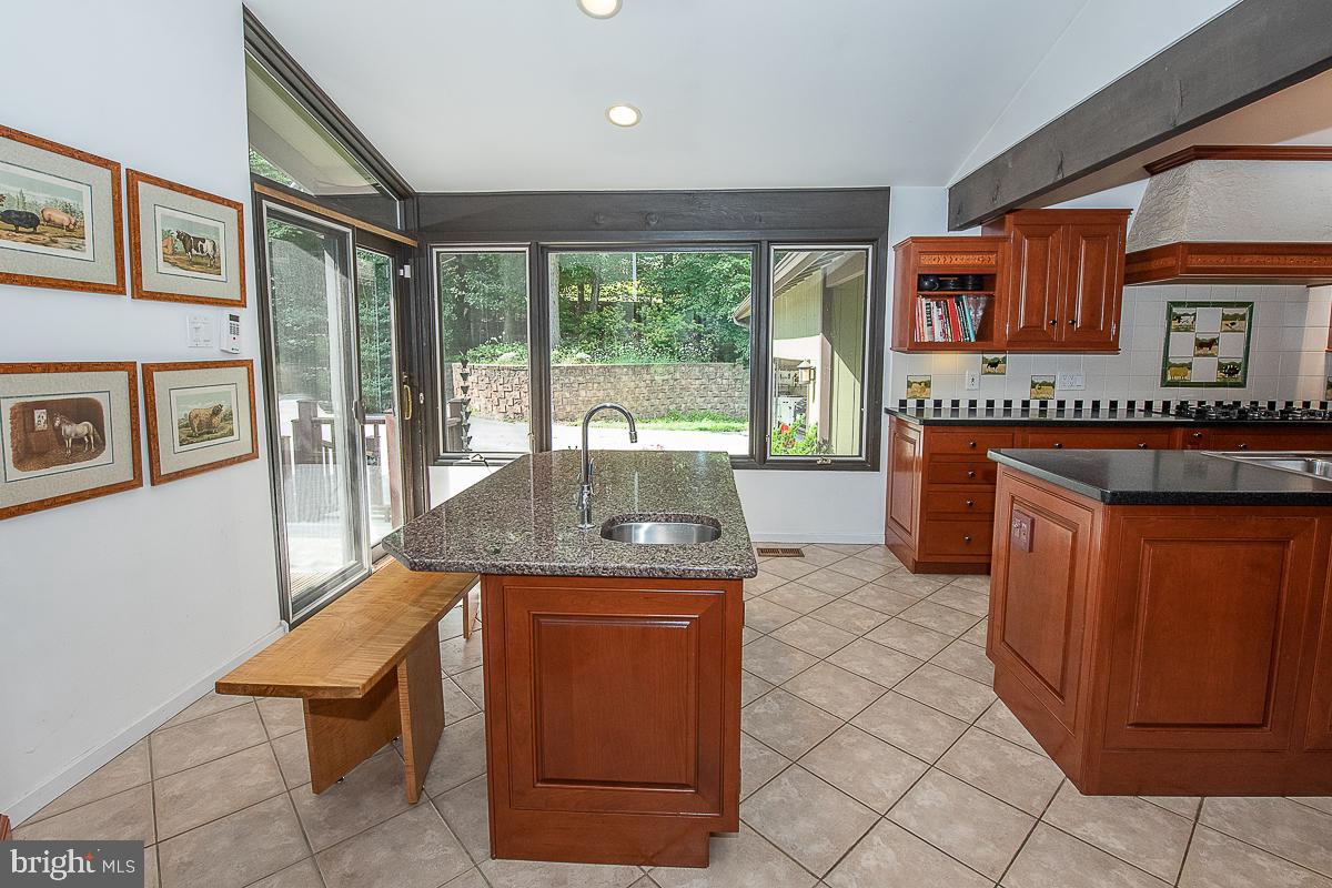 YELLOW SPRINGS EST - Residential