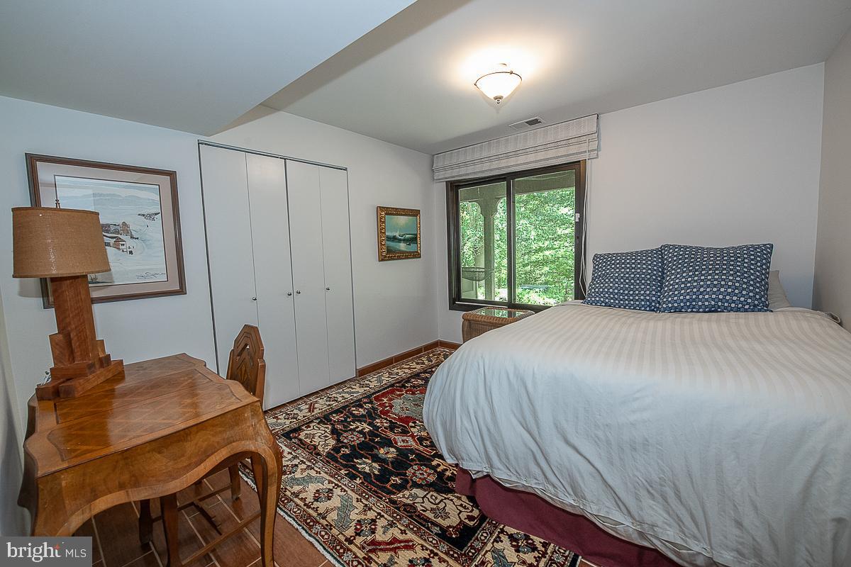 YELLOW SPRINGS EST - Residential