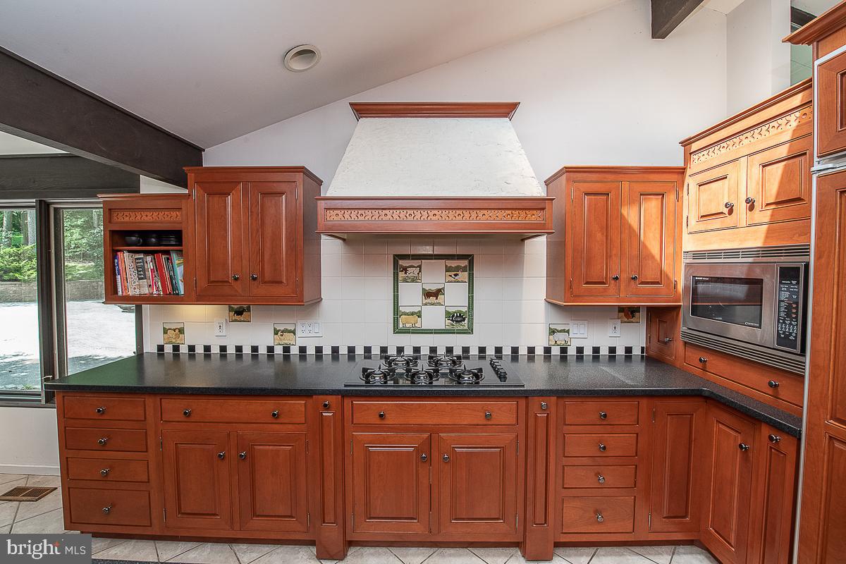 YELLOW SPRINGS EST - Residential