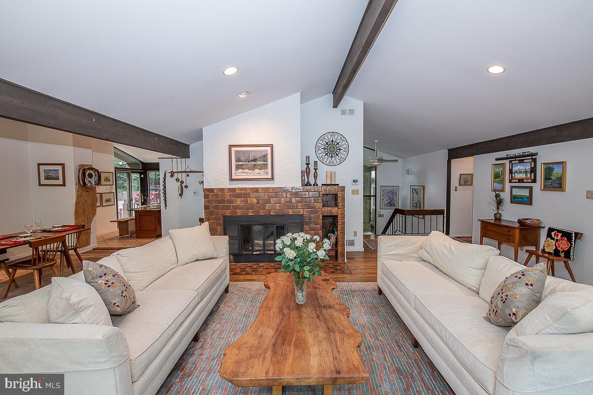 YELLOW SPRINGS EST - Residential