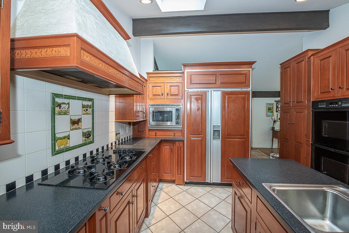 YELLOW SPRINGS EST - Residential