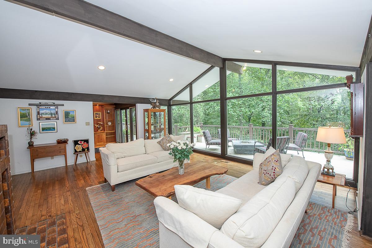 YELLOW SPRINGS EST - Residential