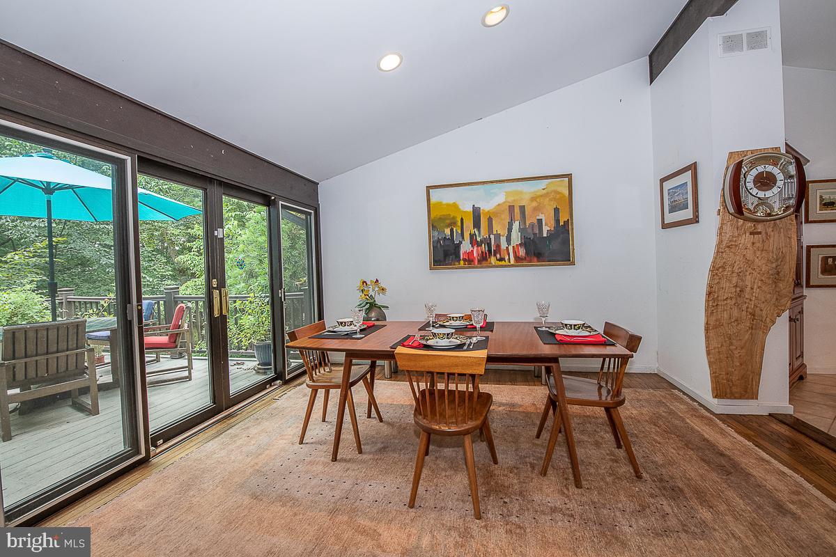 YELLOW SPRINGS EST - Residential