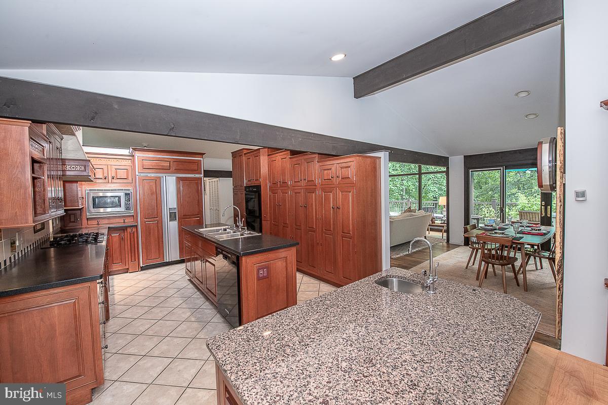 YELLOW SPRINGS EST - Residential